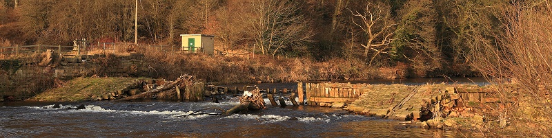 Marple Dale Weir panorama (February 2011)
