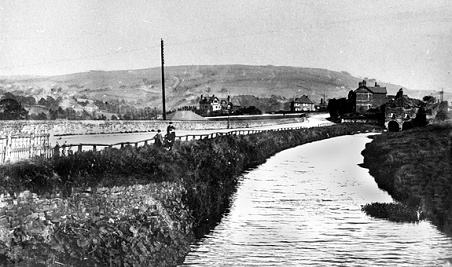 The canal arm running alongside Strines Road to the loading house below the lime kilns