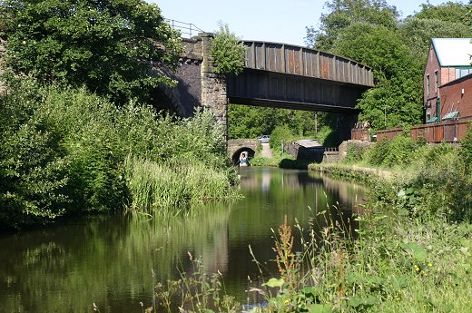 Steel girder bridge